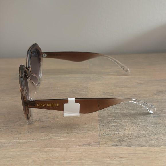 NWT Steve Madden Sunglasses - Picture 4 of 4